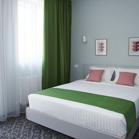 Astra Hotel Calimanesti Exterior photo