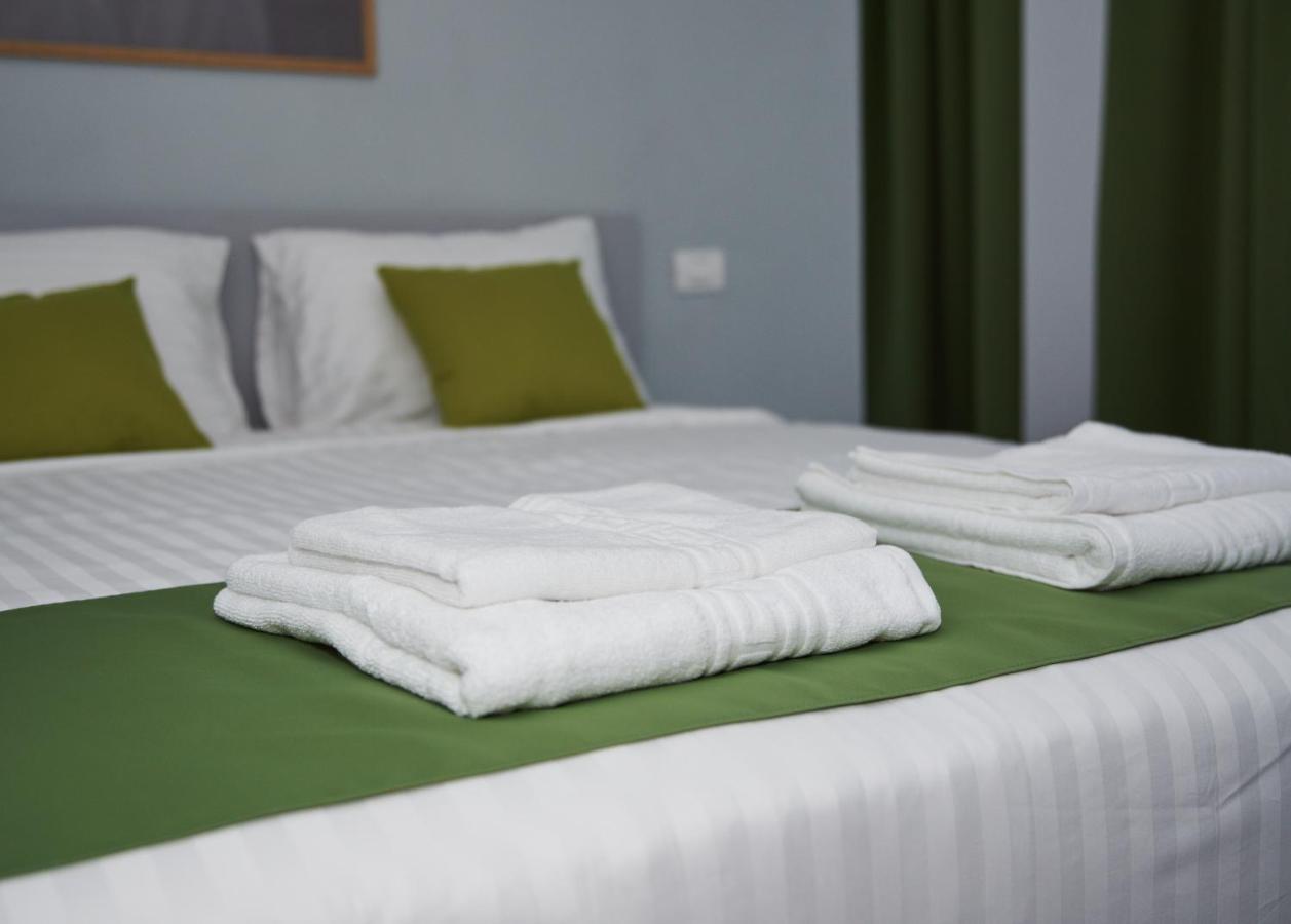 Astra Hotel Calimanesti Exterior photo