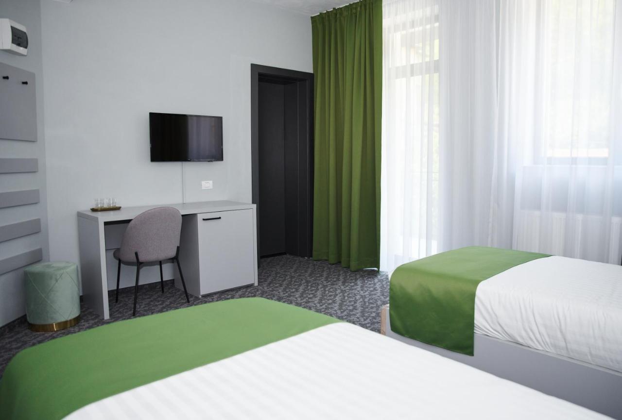 Astra Hotel Calimanesti Exterior photo